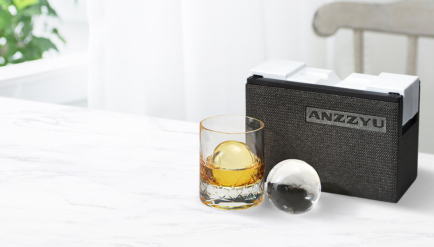 超ビッグサイズ&クリスタルクリア!家飲みがより楽しめるANZZYU透明氷メーカー